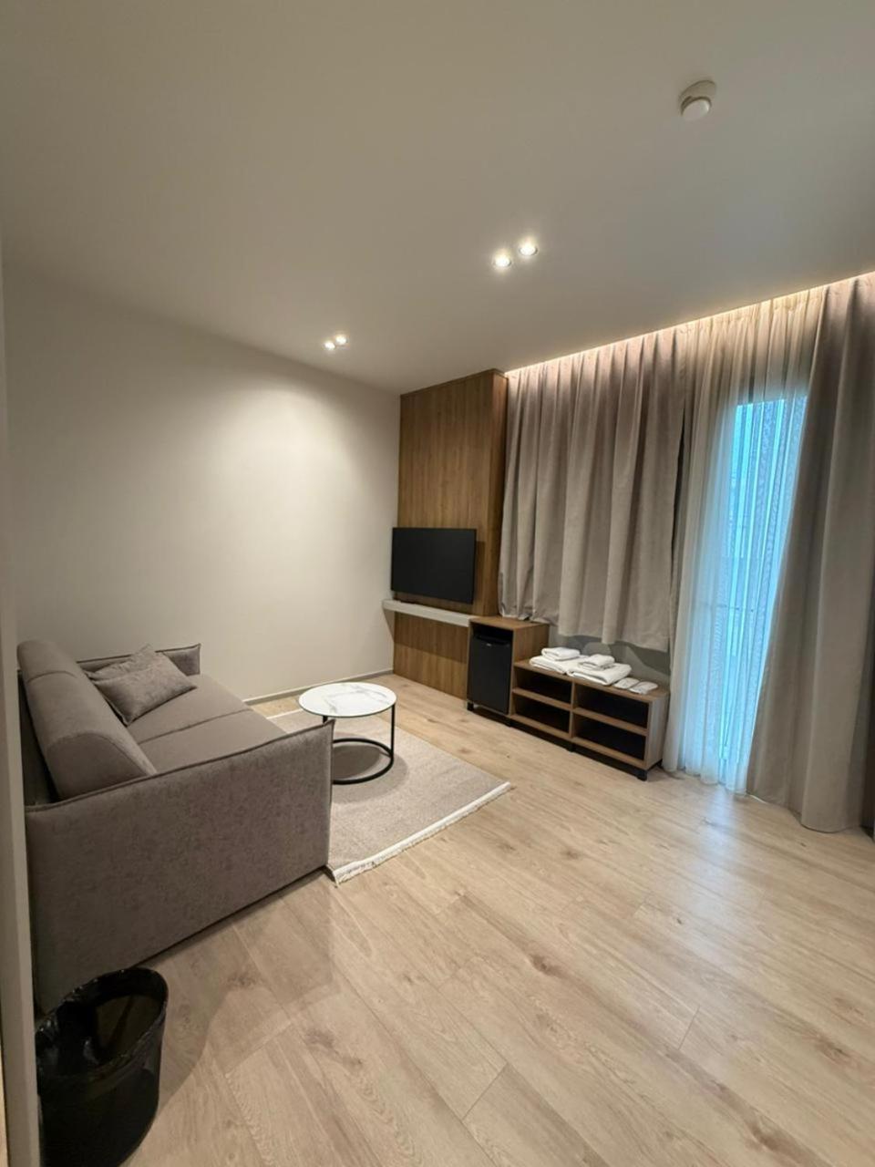 Hotell South 4*