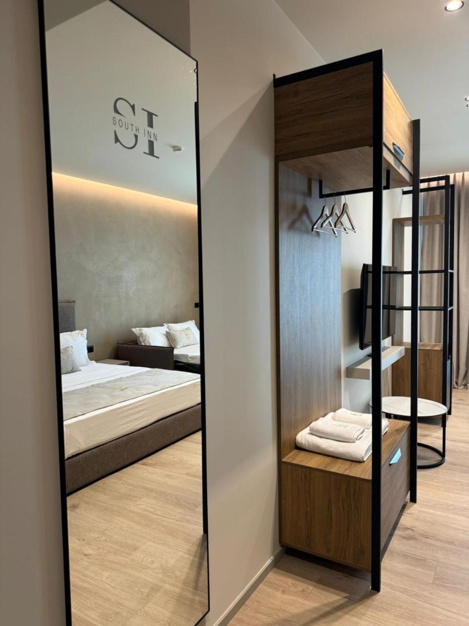 Hotell South 4*
