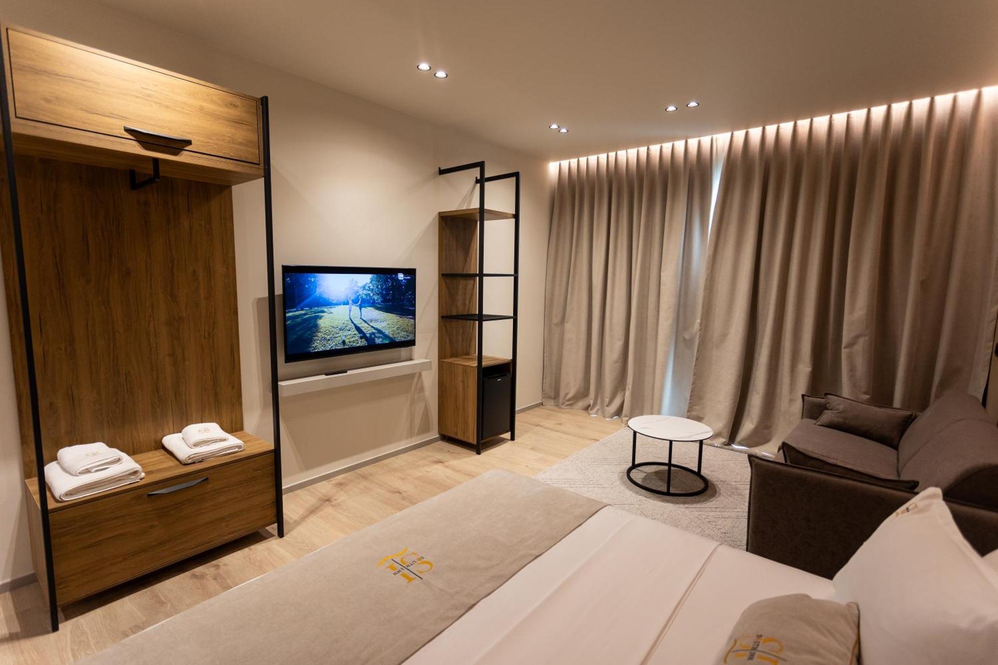 Hotell South 4*