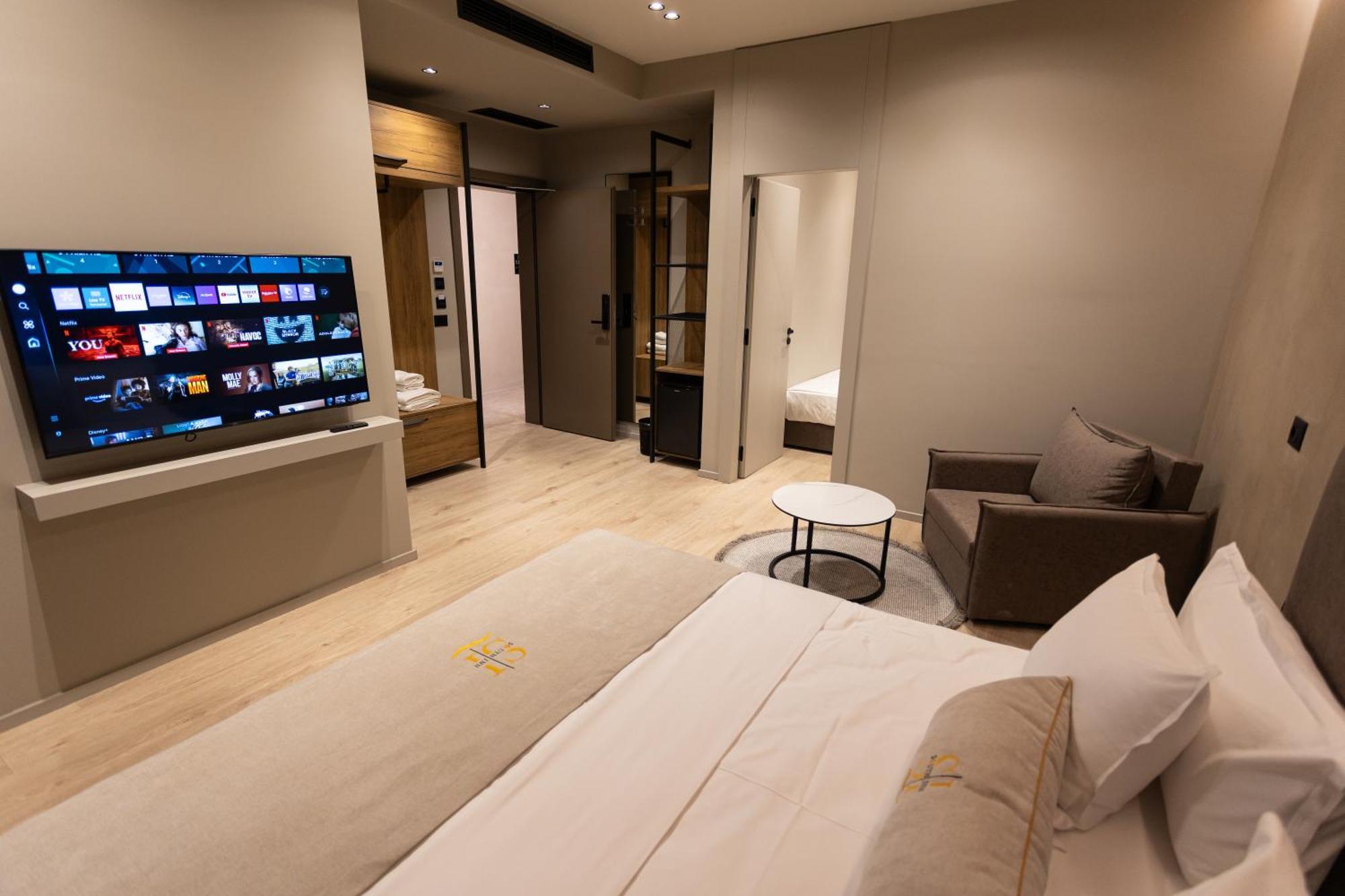 Hotell South 4*